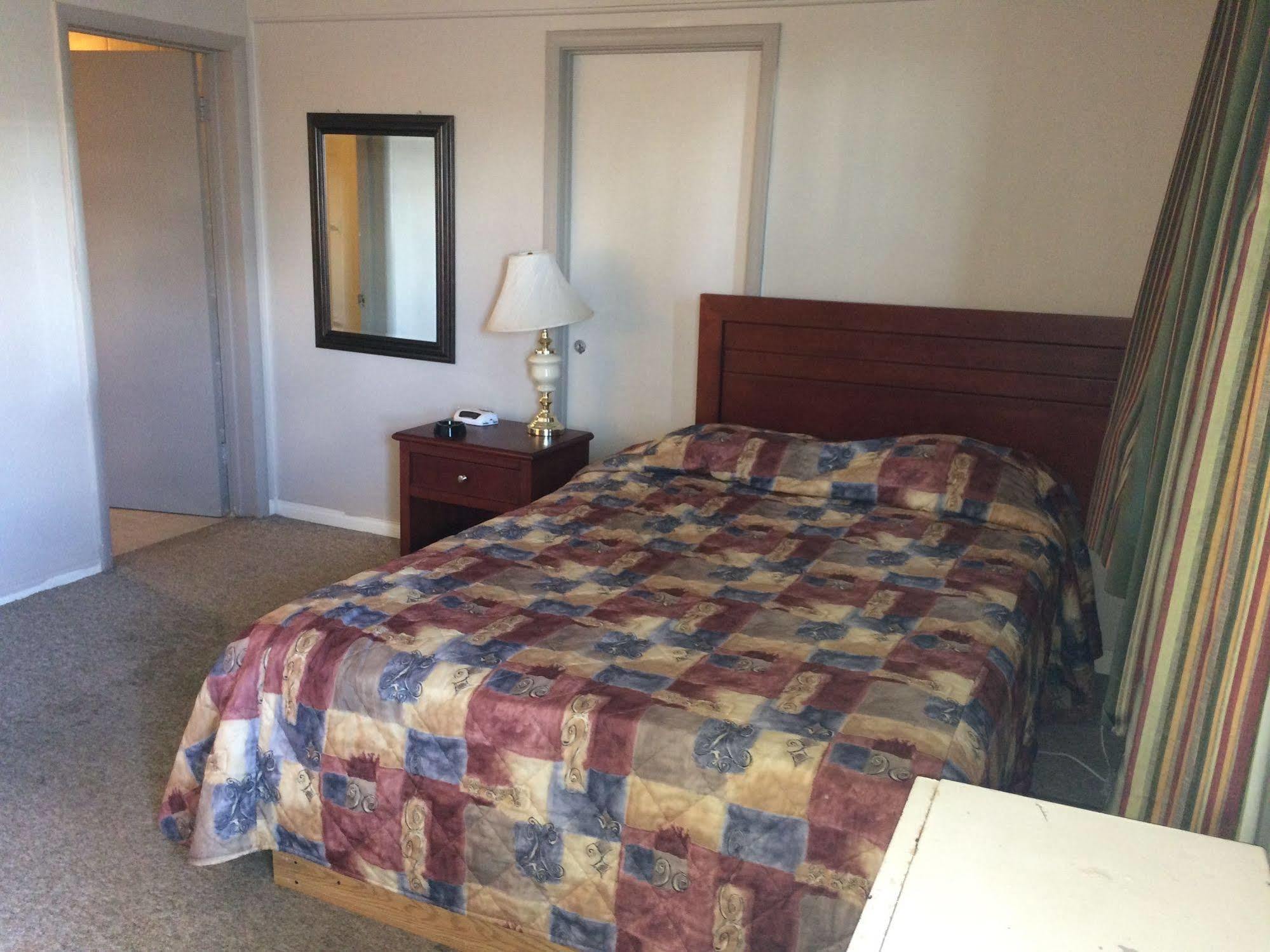 Esterhazy Motor Hotel Εξωτερικό φωτογραφία